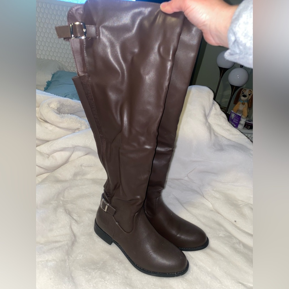 LAST CHANCE Stylish Brown Women's over the knee Boots - Picture 2 of 4